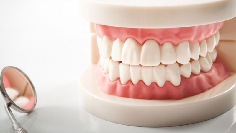 The Pros and Cons of Dentures